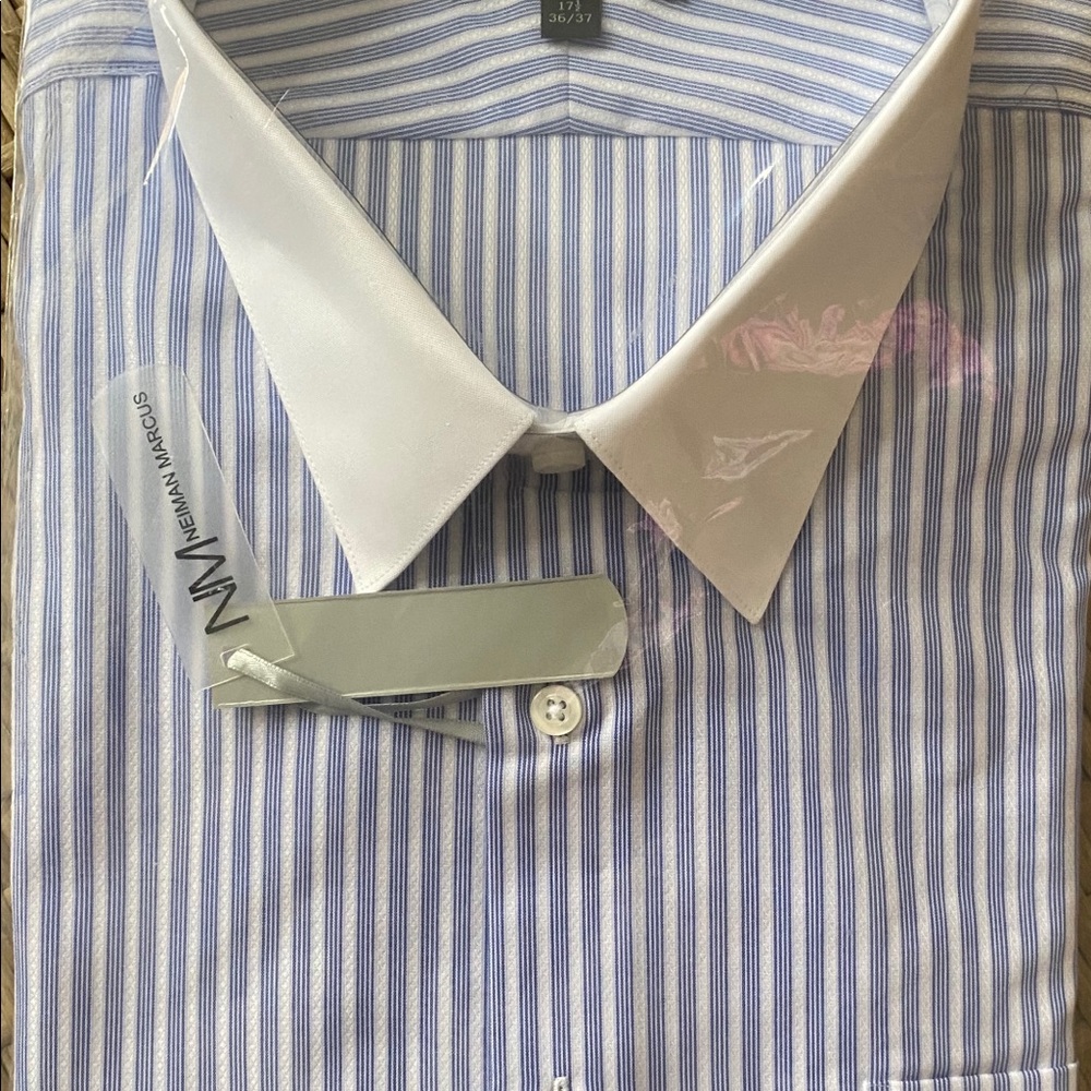 Neiman Marcus Men’s Blue Stripe Dress Shirt